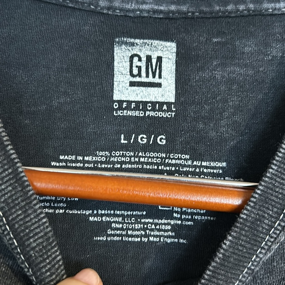 GM Chevrolet Distressed Cropped Tshirt - Picture 4 of 7